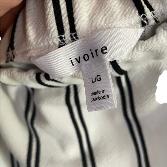 3/$15 Women's Stripped off the shoulder Cropped Blouse Large - Picture 5 of 8